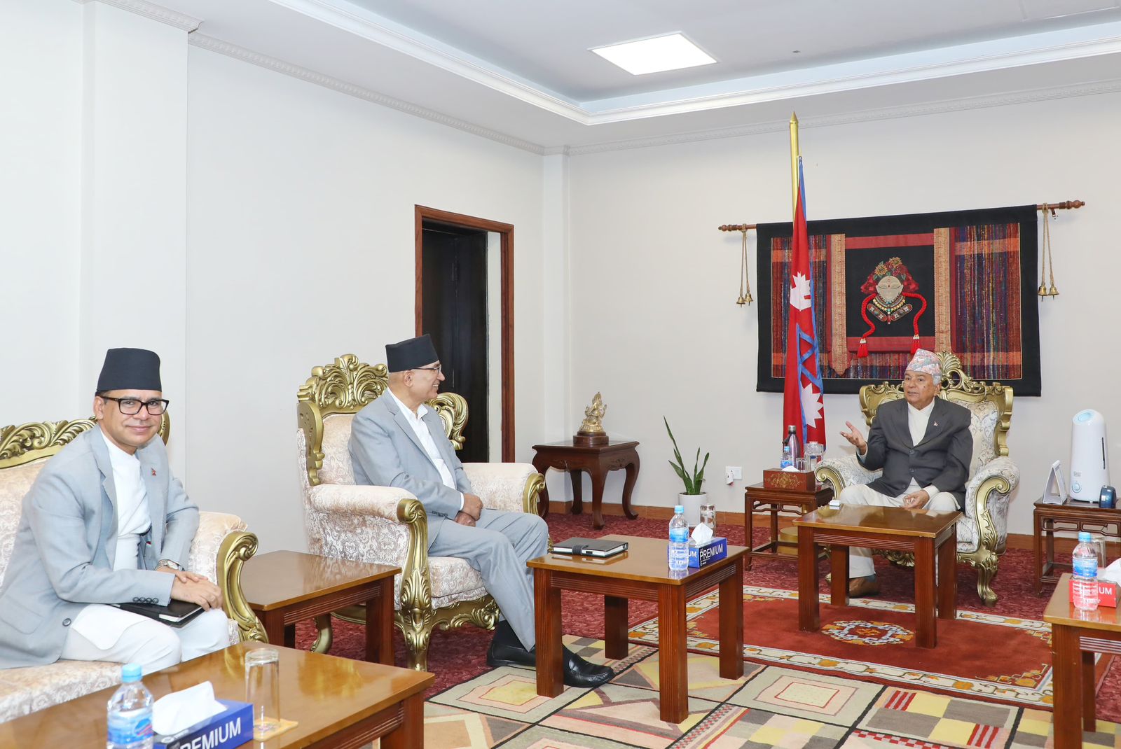 बजेट सार्वजनिकको पूर्वसन्ध्यामा राष्ट्रपतिलाई अर्थमन्त्रीको जानकारी