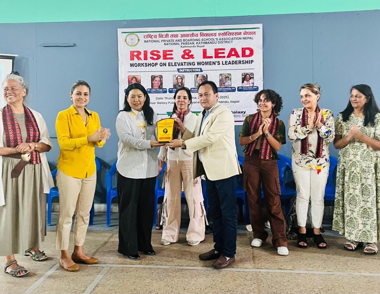काठमाडौँमा ‘राइज एन्ड लिड’ कार्यशाला सम्पन्न, अमेरिकी महिला प्रशिक्षकबाट नेतृत्व विकासको प्रशिक्षण