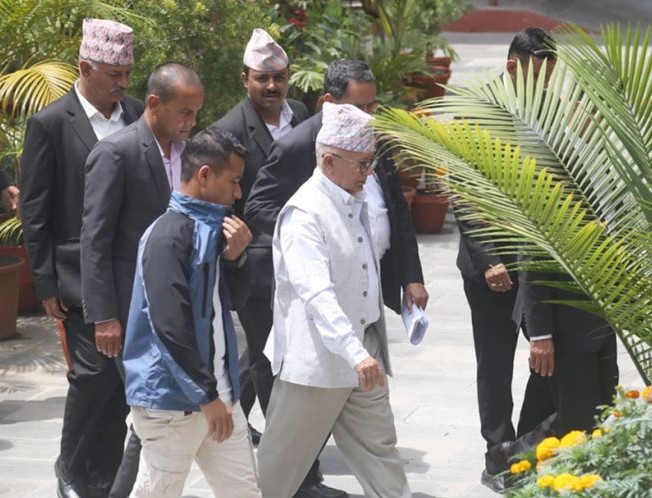 पतञ्जलि प्रकरणमा: पूर्वप्रधानमन्त्री माधवकुमार नेपाल ३५ लाख धरौटीमा रिहा, विशेष अदालतको आदेश